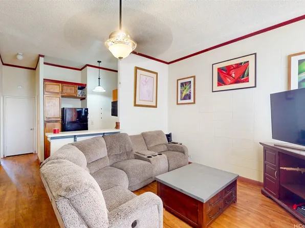 94-246 Leoku St APT E103, Waipahu, HI 96797