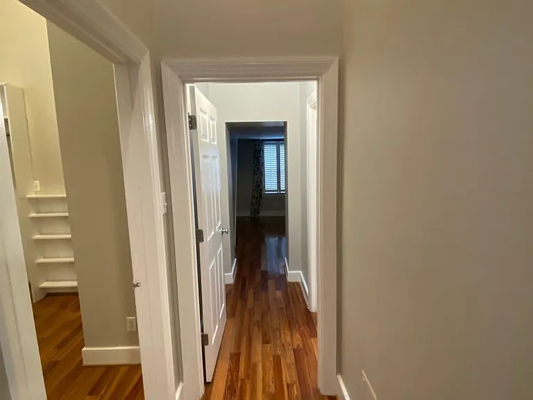 729 Catherine St — Photo 11
