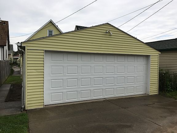 2nd image of 2105 11th St