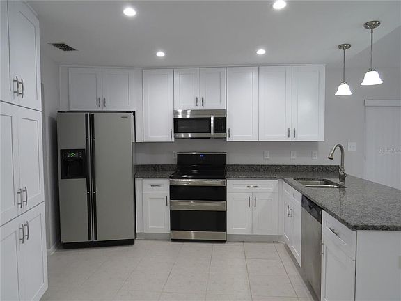 4th image of 4023 Paddlewheel Dr