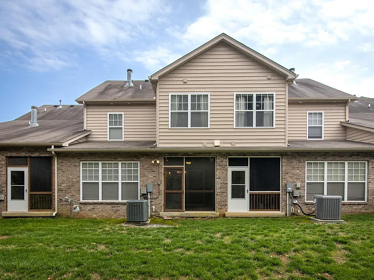 7802 Kemberton Dr W — Photo 26