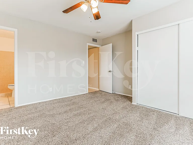 1619 E Campus Dr — Photo 9
