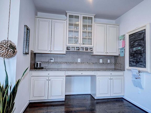 4th image of 728 Shady Creek Ct