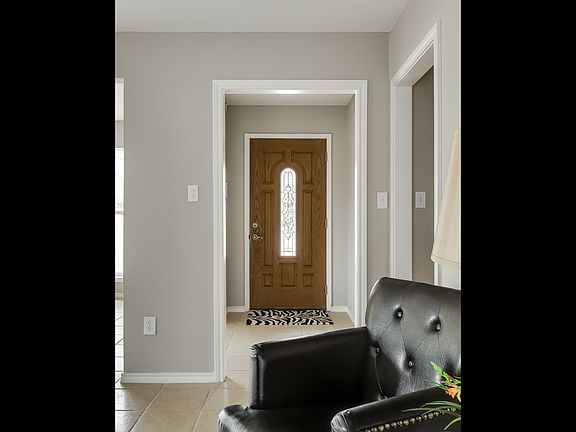 2nd image of 1521 Wisteria Ave