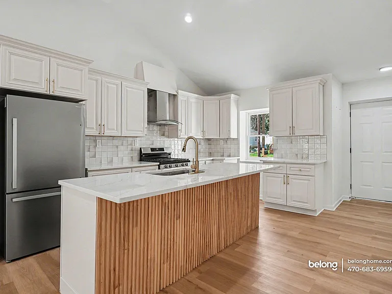 1017 Sparks St SW — Photo 6