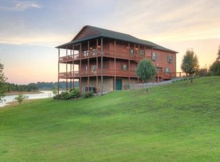 2250 Millers Inlet Rd, Dandridge, TN 37725
