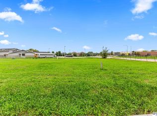 2322 Landing Ln, Blair, NE 68008