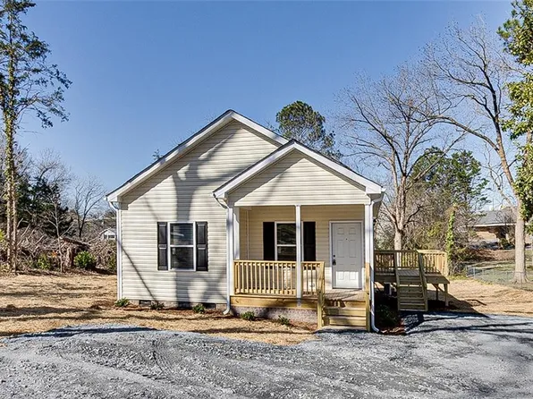 604 Oliver St, Ramseur, NC 27316