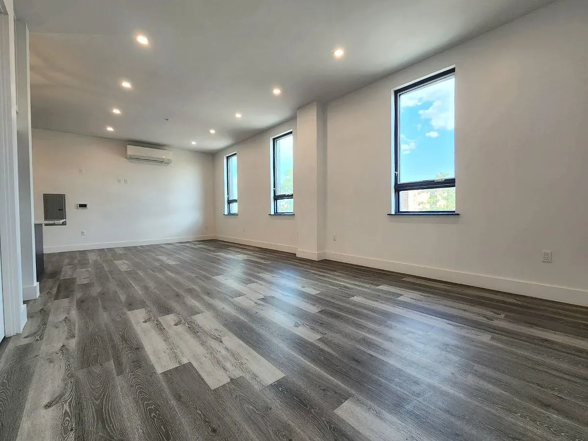 Building Photo - 720 Park Ave #HY8