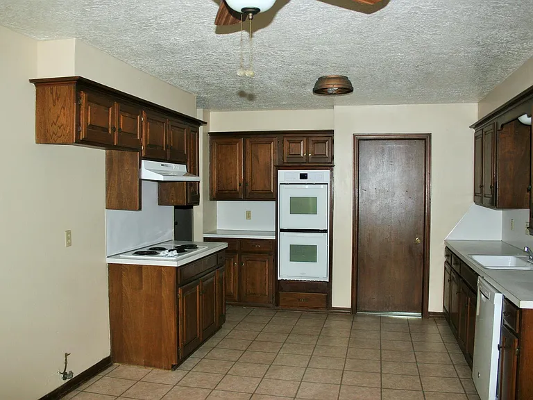 4019 Coventry Ln — Photo 7