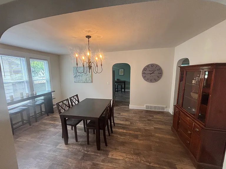 1321 N Brookfield St — Photo 4