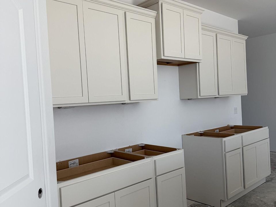 2nd image of 23951 W Hacienda Avenue