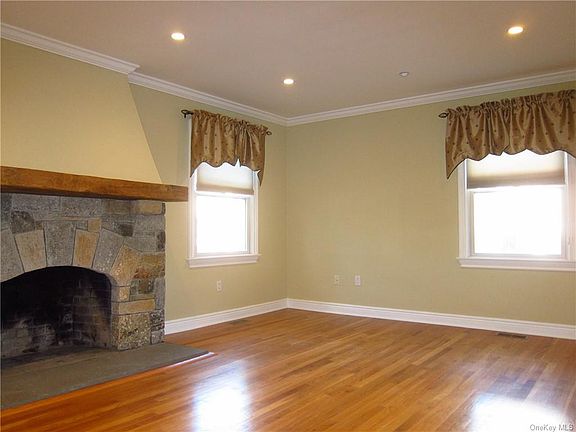 2nd image of 43 Park Pl Floor 1