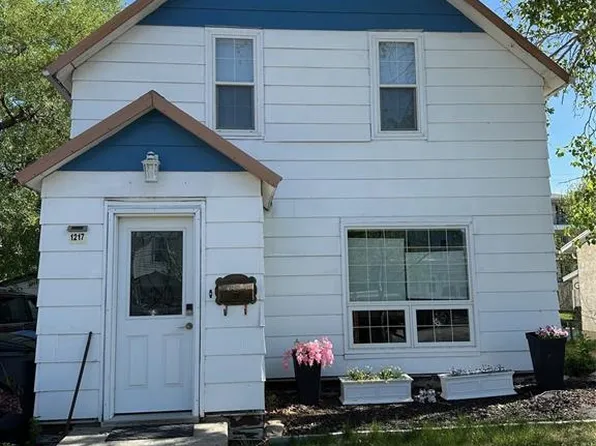 1217 2nd STREET, Estevan, SK S4A 0M1