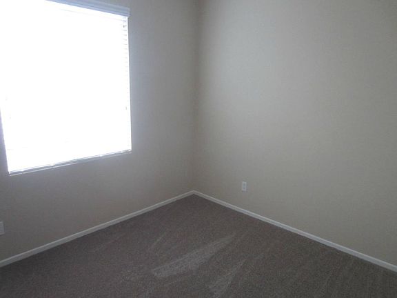 3rd image of 31073 Manford Dr