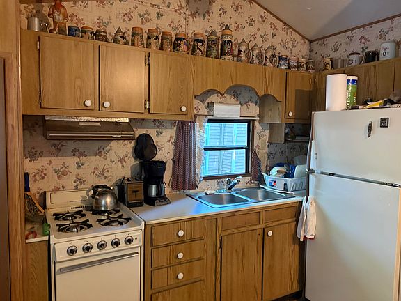 4th image of 108 Brookside Drive