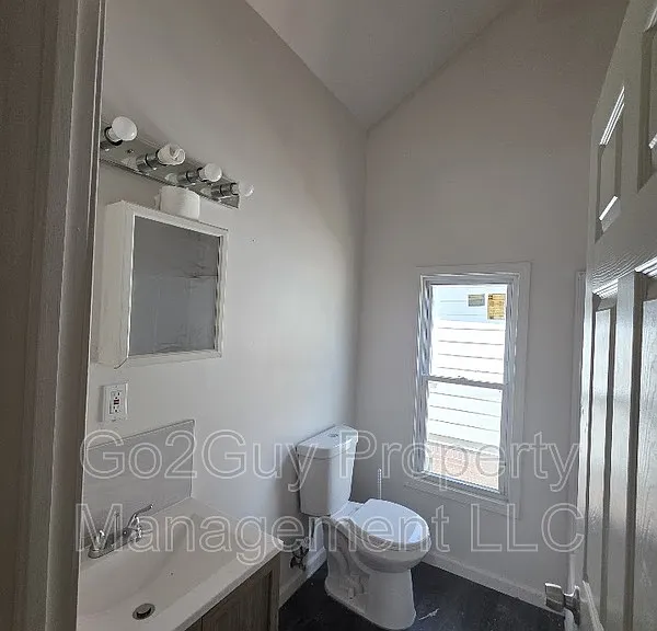 5276 Maryland St — Photo 14