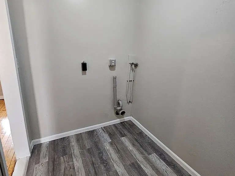 185 Grove St #187 — Photo 8
