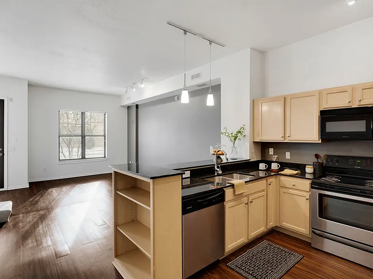 West River Commons — Photo 18