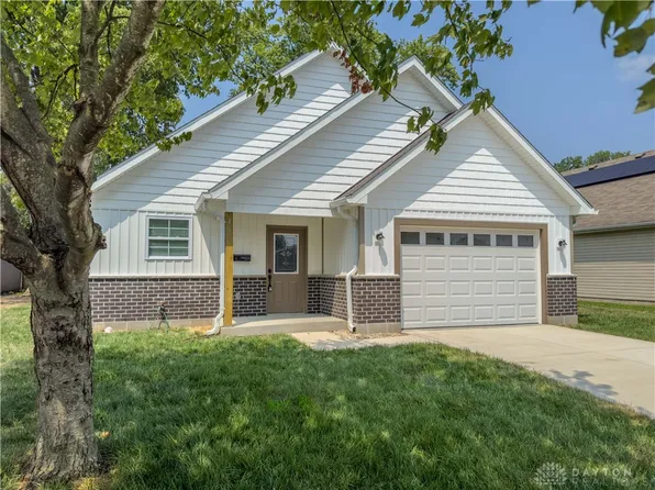 489 Kirkwood Dr, Fairborn, OH 45324