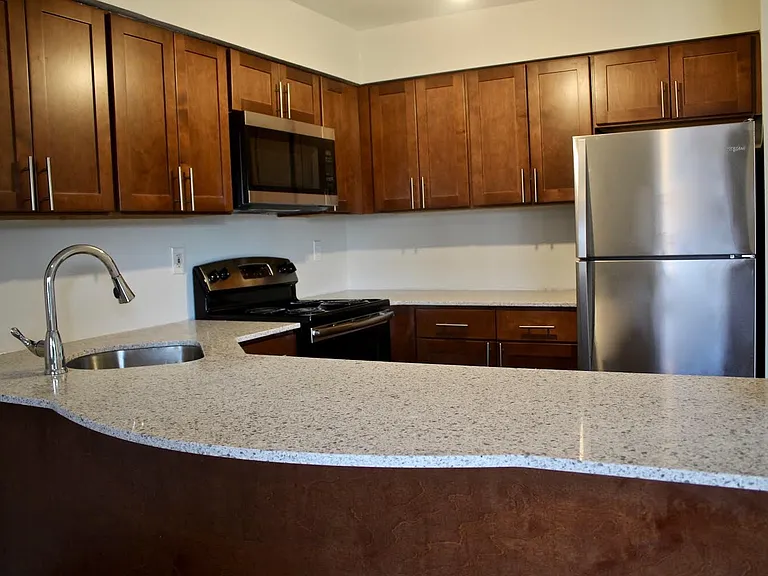 964 Park Blvd #8 — Photo 3