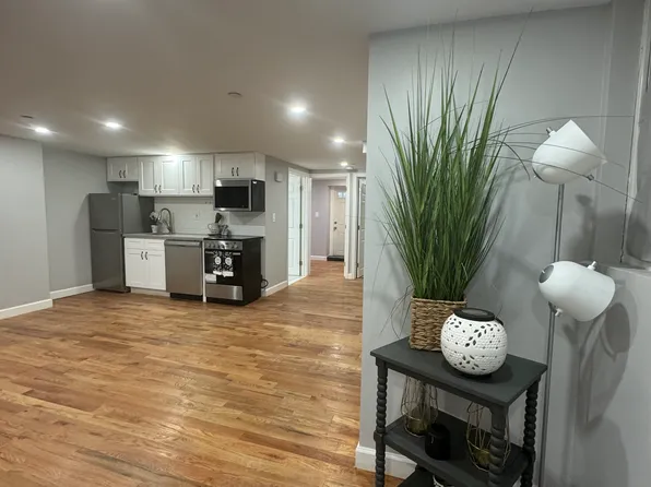 75 Woodbine Street image 1 of 13