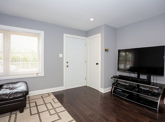 5th image of 4511 S Laramie Ave