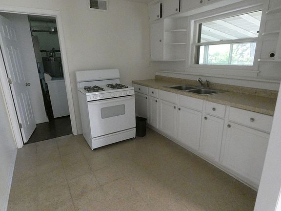 4th image of 419 Barron Blvd