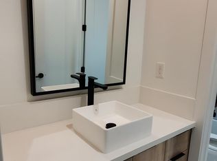 1431 W St, Sacramento, CA 95818