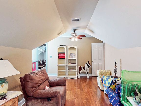 3rd image of 12611 Lake Forest Dr