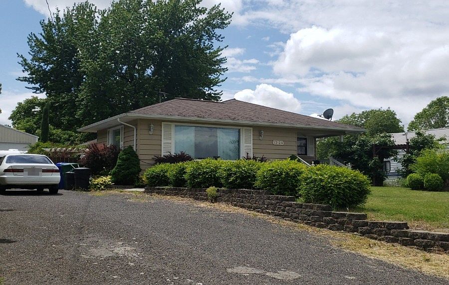 2nd image of 1224 Bryden Ave