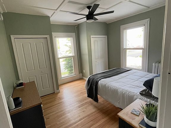 5th image of 136 Elm St #1