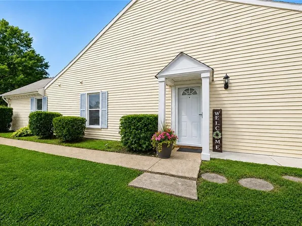 4771 Woods Edge Rd, Virginia Beach, VA 23462
