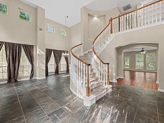 3rd image of 7803 Cadenza Ct