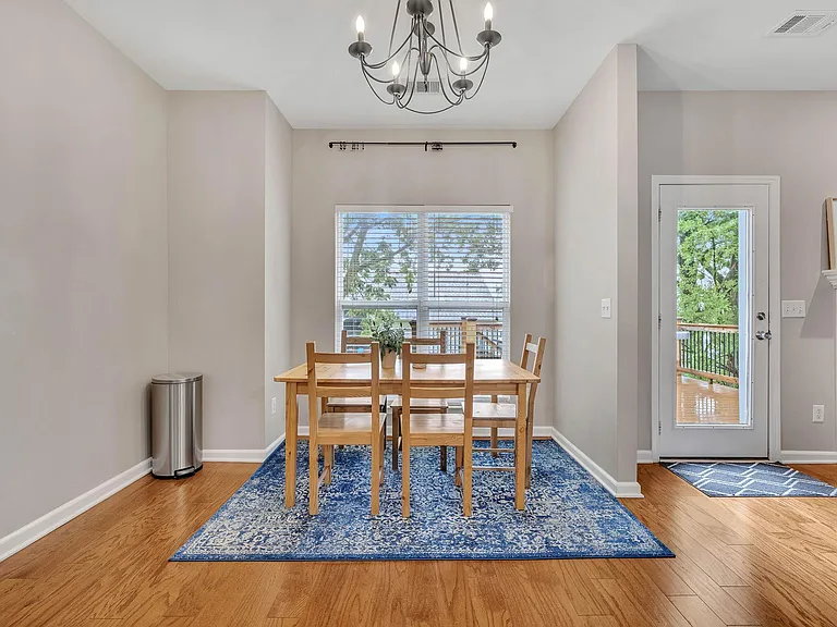 407 Normandy Cir — Photo 17