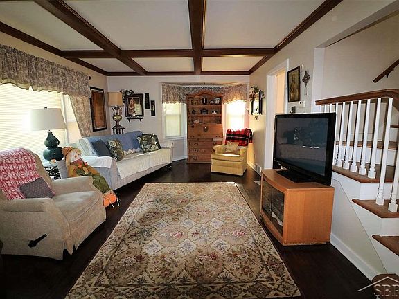 2nd image of 2229 Blackmore St