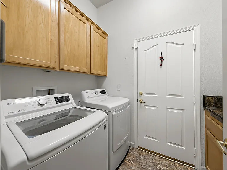 2321 Stone Glen Ln — Photo 14