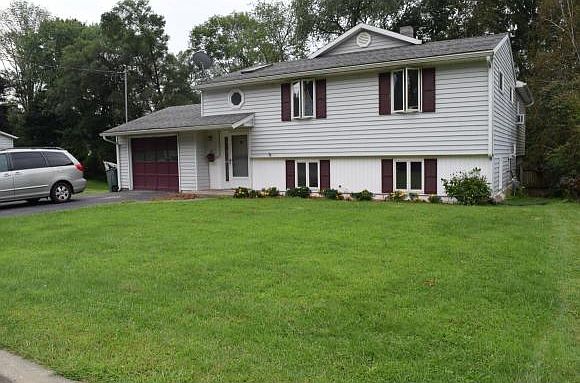 1st image of 106 Orchard Ave