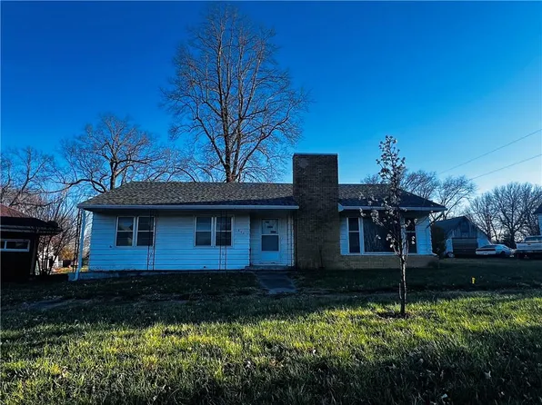 606 Main St, Effingham, KS 66023