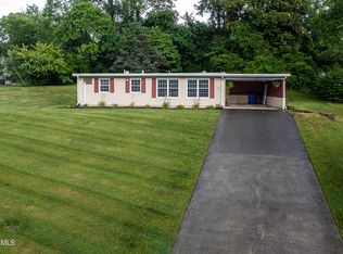 136 Northwestern Ave, Oak Ridge, TN 37830