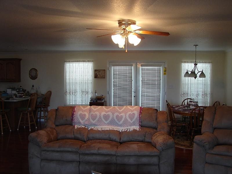 2nd image of 3672 Blue Springs Rd