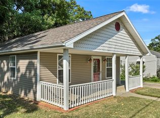105 E Sycamore St, Nevada, MO 64772
