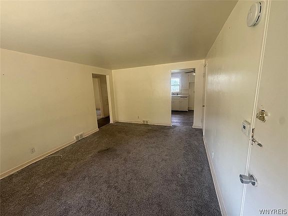 5th image of 204 Easton Ave