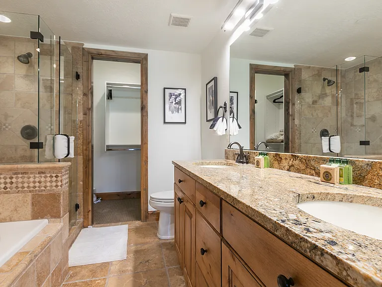 1238 Hailstone Dr — Photo 23