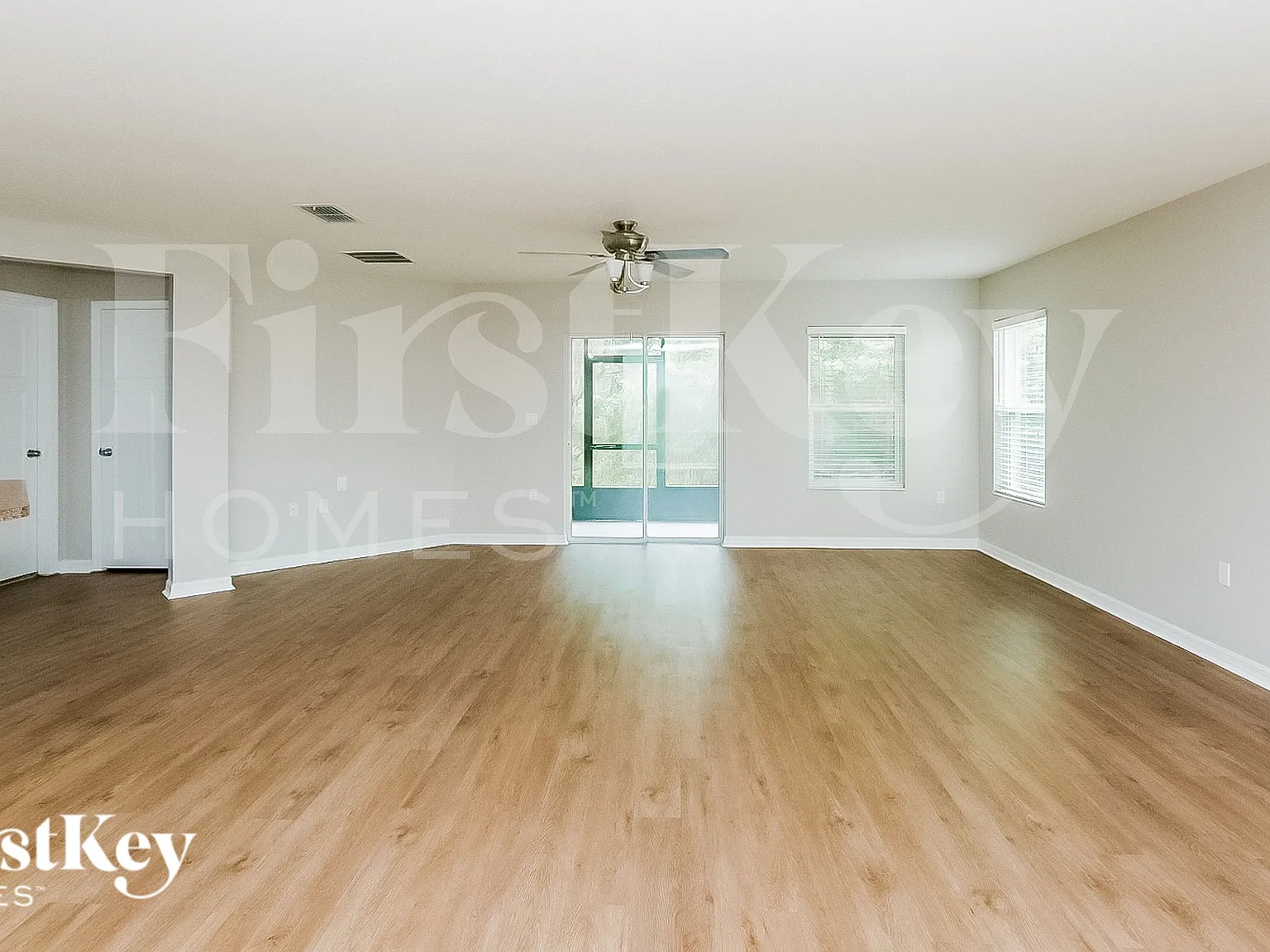 4 bed, 2.0 bath, 1983 sqft, $2,485 — Photo 2