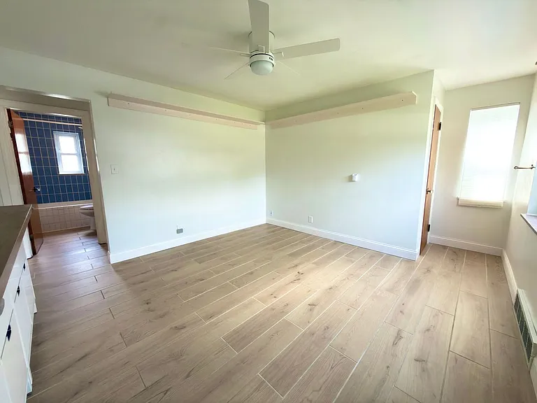 4525 Ellman Ave — Photo 2