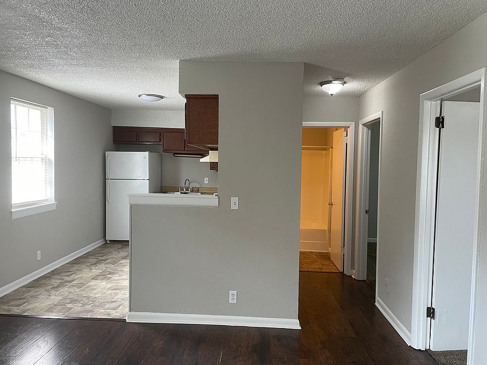 1st image of 3017 Fieldstone Dr #3017
