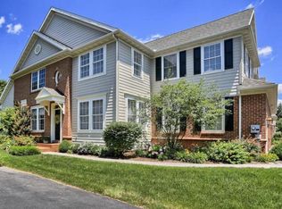 70 Farmview Ln, Lititz, PA 17543