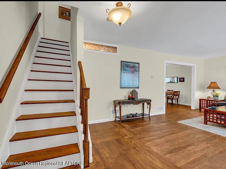 722 Maple Ave — Photo 3