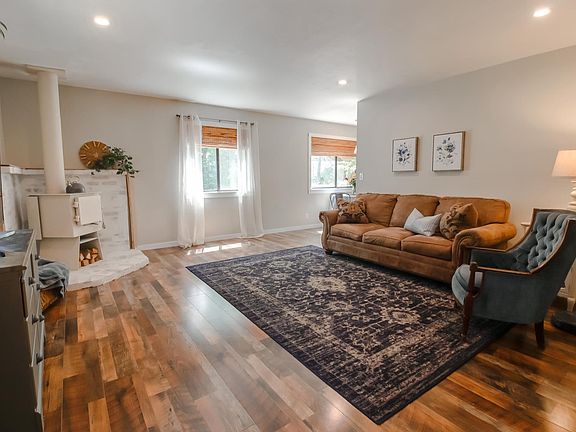 3rd image of 20556 Ponderosa Way